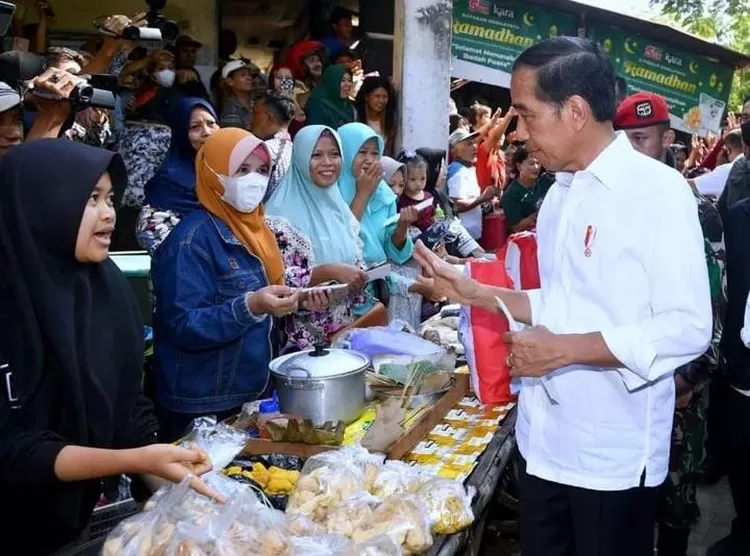 cara daftar bansos Rp 600rb cecara online cukup pakai HP untuk mendapat BPNT dan PKH.