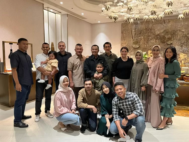 Keluarga Besar Letjen TNI (Purn) Dodik Wijanarko & Keluarga Deli A. Singgih, Januari 2023. 