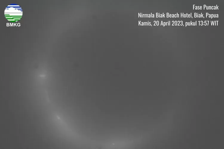 Fase Puncak Gerhana Matahari, Nirmala Biak Beach Hotel, Biak, Papua