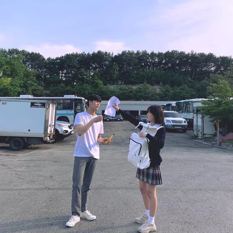 Kim Bo Yoon dan Moonbin ASTRO dalam drama At Eighteen