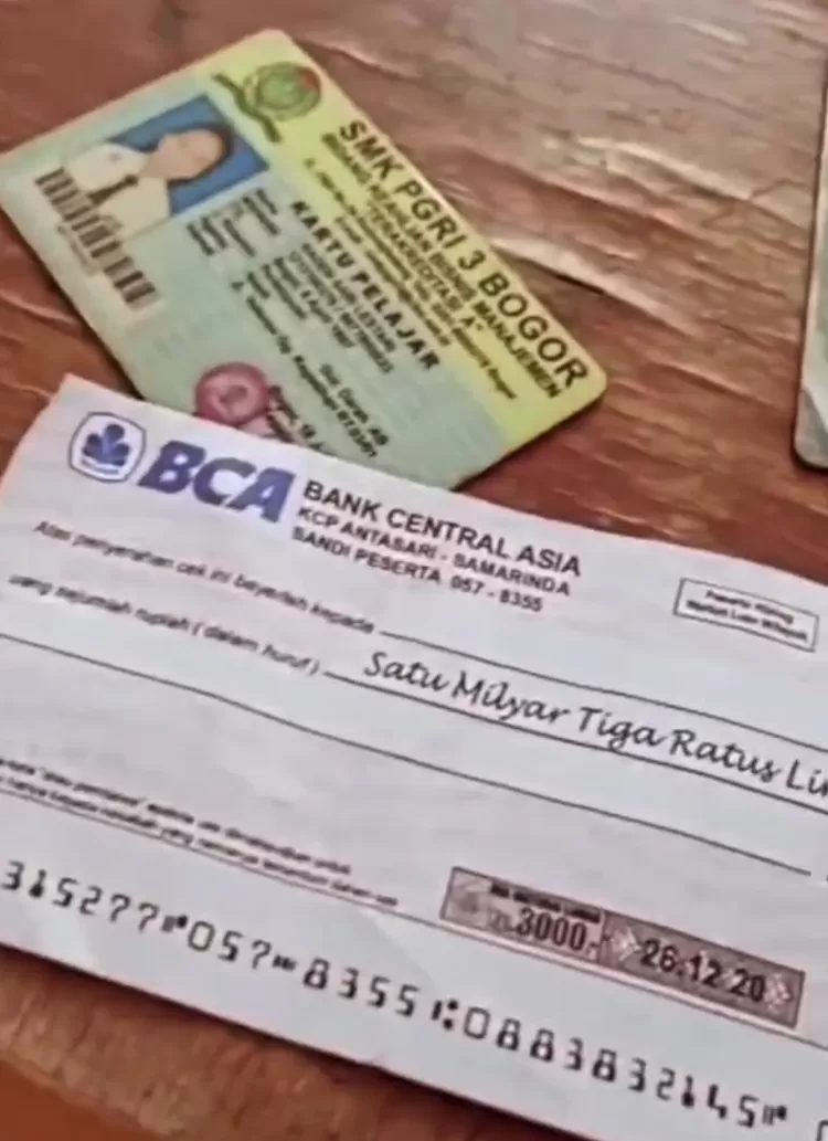 cek senilai Rp1,3 miliar ditemukan oleh Dinas Sosial Bogor dari pengemis viral yang sempat terciduk juga miliki uang jutaan