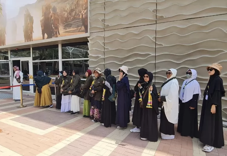 Jemaah Umroh PT. Karya Imtaq - Foto: Istimewa/Dadan Wildan