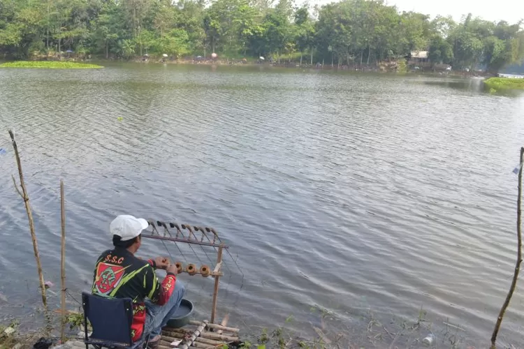 suasana Saguling saat diadakan lomba mancing