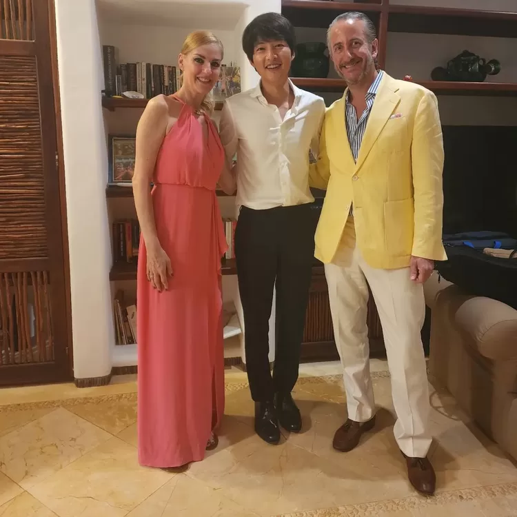 Song Joong Ki terlihat kurus