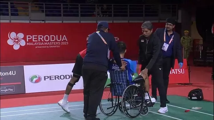Chrisian Adinata harus menggunakan kursi roda di Malaysia Masters 2023