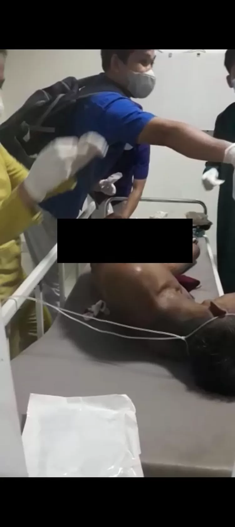 Warga Tinggede diterkam buaya. Foto: tangkap layar video