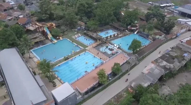 Zam Zam Tirta. The Jungle Waterpark. Wisata kolam renang di Bogor.