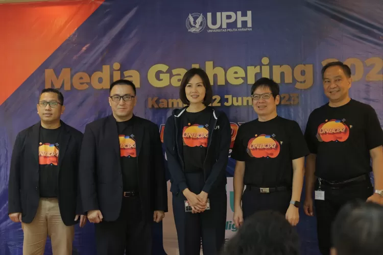 Acara Media Gathering, UNBOX! UPH.