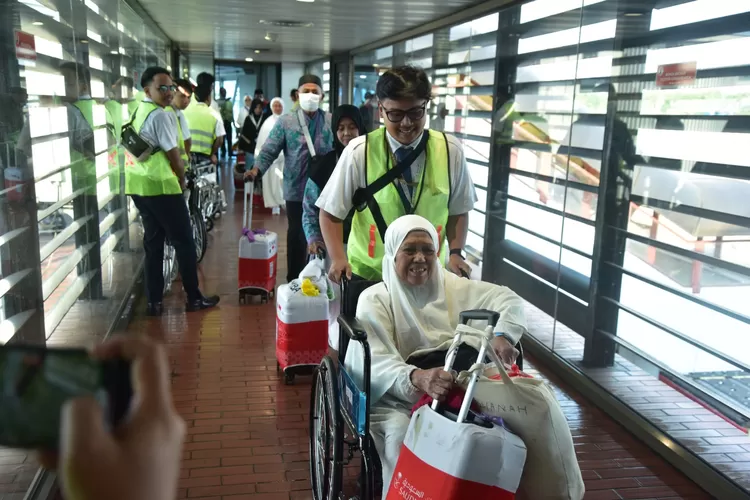 Kloter pertama jamaah haji Indonesia sudah tiba di Bandara Soekarno Hatta dari Arab Saudi, Selasa 4 Juli 2023