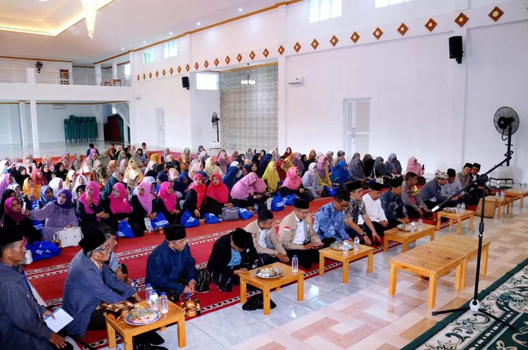 Para peserta dan tamu undangan Seminar