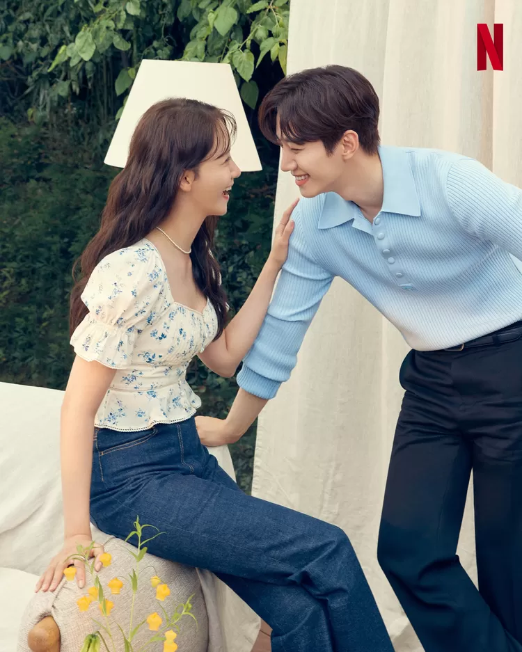 Yoona dan Junho 'King The Land'