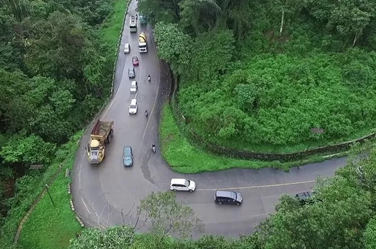 Deretan Jalan Paling Ekstrem dan Menyeramkan di Sumatera Barat, Nomor. 3 Paling Angker Dihuni Bunian