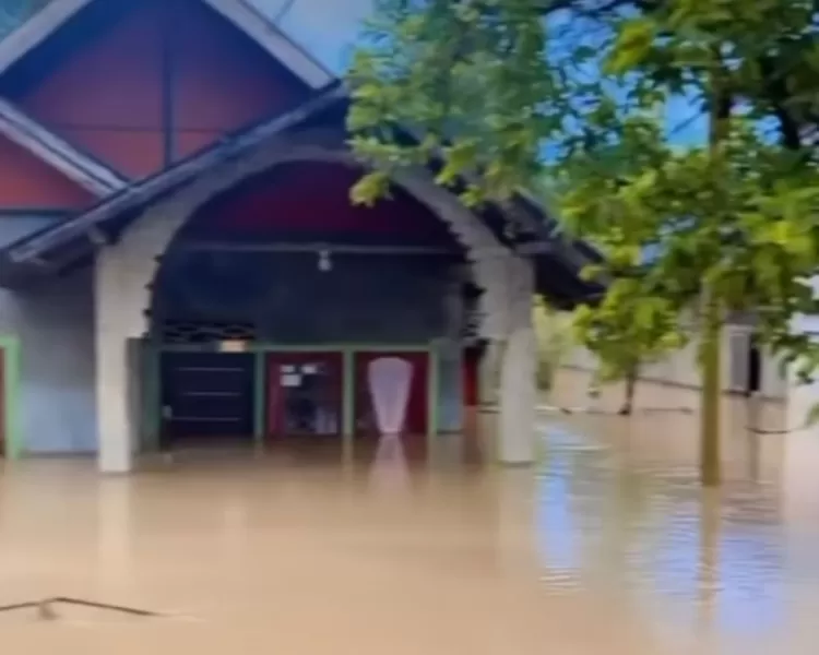 Potret banjir di Padang