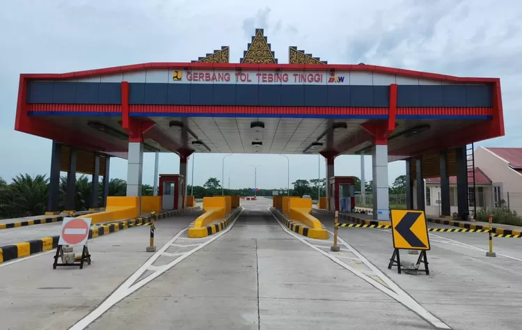 Salah satu gerbang tol yang akan dioperasikan