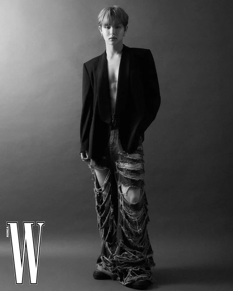 Jihoon dalam pemotretan bersama W Korea