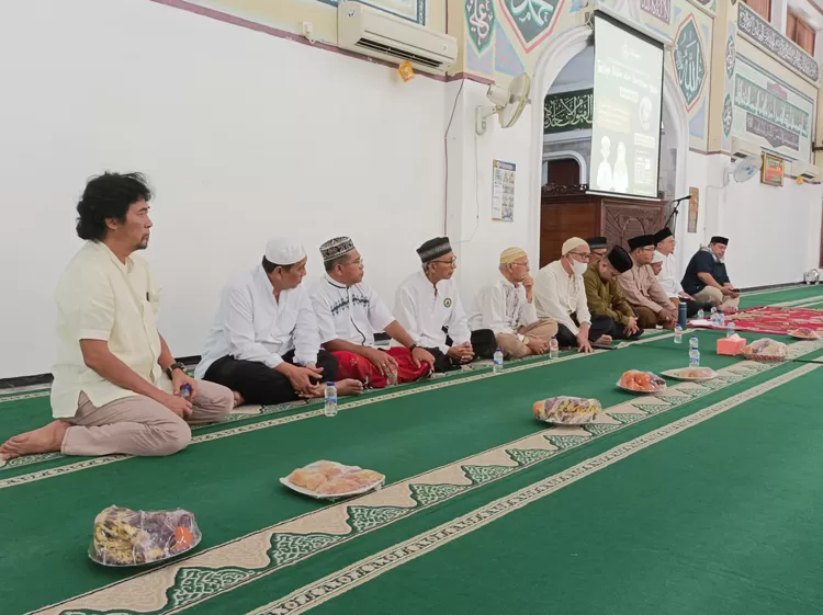 Jajaran pengurus Masjid Baiturrahim dan Yayasan Baiturrahim Angkasa pada acara 1 Muharram 1445 H.