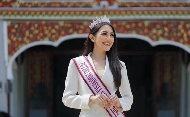 Putri Indonesia asal Sumatera Barat, Wahyuni Andira