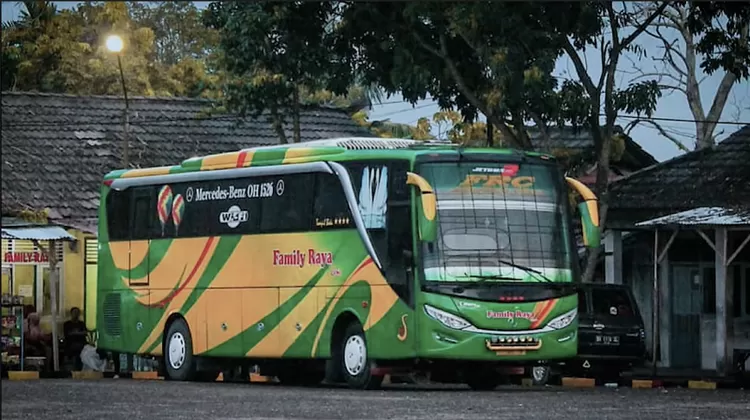 Harga Tiket Bus Murah Family Raya Ceria Trayek Jakarta Padang Terbaru Agustus 2023. Selain itu harga tiket yang dibandrol oleh bus Family Raya Ceria ini pun cukuplah terjangkau, tarif untuk rute Jakarta – Padang hanya dibandrol sebesar Rp 500.000 per orang dengan kelas executive.