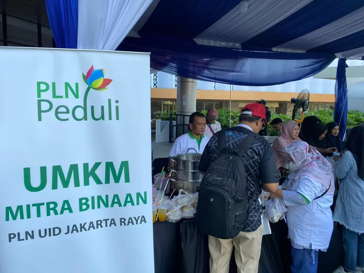 Stand Dimsum Mirah, salah satu mitra binaan Hub UMK PLN UID Jakarta Raya turut memeriahkan acara penutupan BUMN Fest 2023