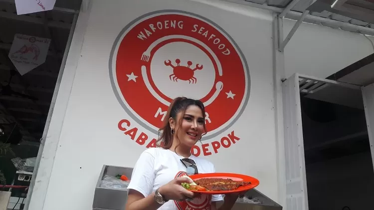 Owner Waroeng Seafood Mas BR, Indah Alex