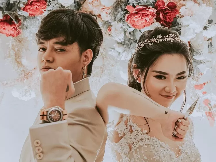 foto mesra Reza Arap dan Wendy Walters. Foto/Reza Arap dan Wendy Walters.