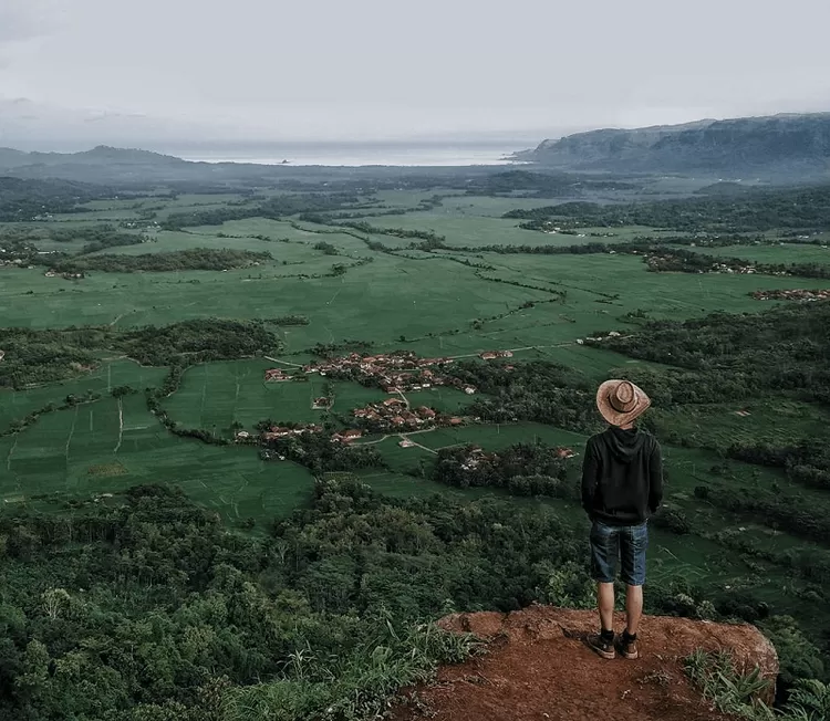 Pesona Wisata Alam Sukabumi : Tebing Panenjoan 