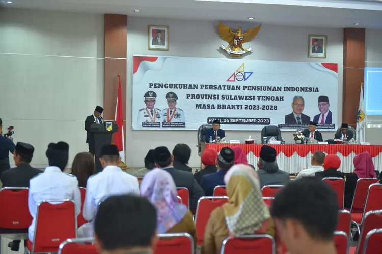 Gubernur Rusdy Mastura memberikan sambutan di acara pengukuhan pengurus PPI Sulteng. 