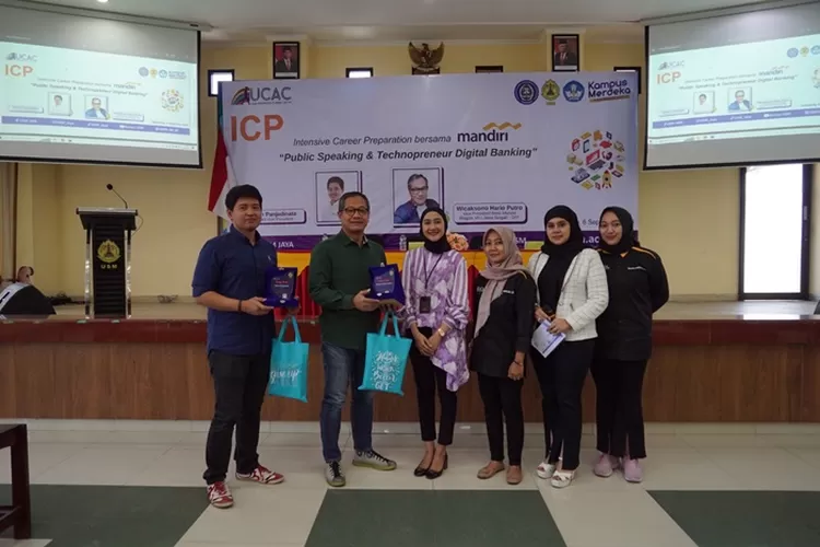 UCAC USM - Bank Mandiri Gelar Intensive Career Preparation