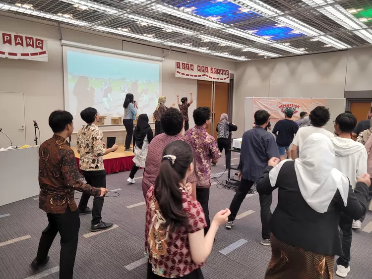 MERIAH : PPI Jepang mengadakan festival mahasiswa di Curian Shinagawa, Tokyo, Jepang, Minggu (13/8).
