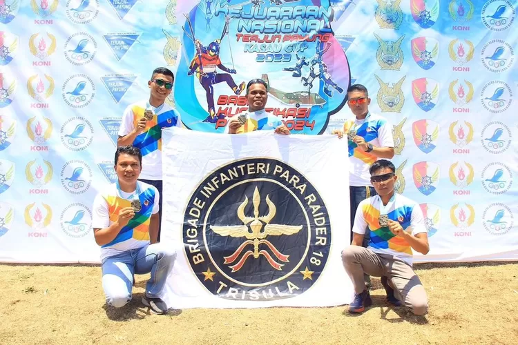 Tim Falcon Denpandutaikam Brigif Para Raider 18/Trisula raih emas Kejurnas Kasau Cup Terjun Payung Free Fall TA 2023
