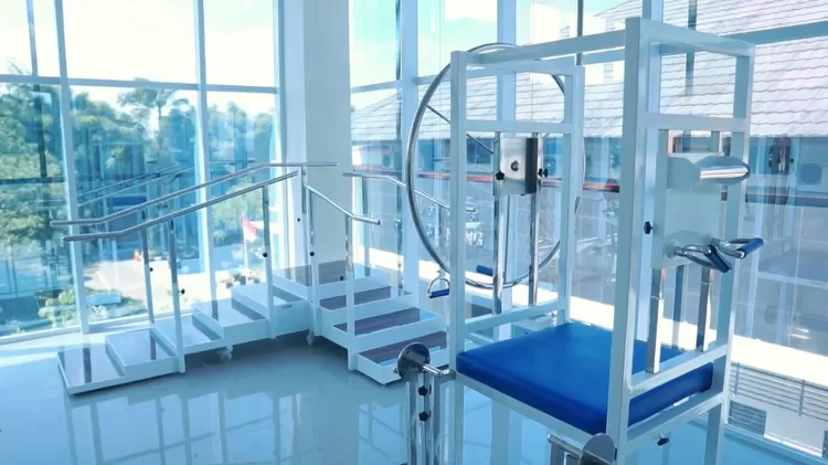 TINGKATKANPELAYANAN : Pelayanan kesehatan di RSUD Cibinong mengembangkan layanan unggul berbasis One Health.