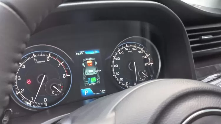 Suzuki XL7 Hybrid hadir sebagai SUV yang elegan tapi irit BBM