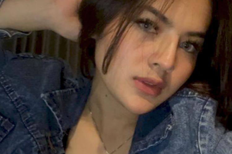 Foto Foto Iqlima Kim Eks Aspri Hotman Paris Yang Diajak Ciuman Dan Tidur Bareng Cantik Dan