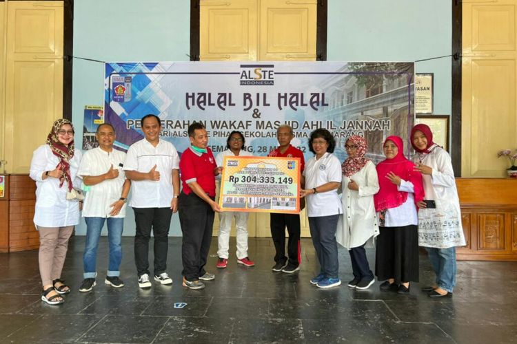 Lanjutkan Pembangunan Masjid Ahli Jannah, Alste Indonesia Serahkan Wakaf Tahap Ke-5 hingga 7