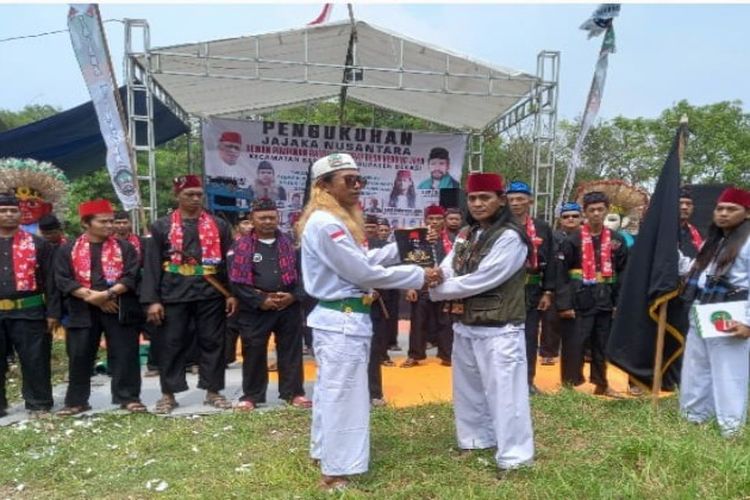 Ketua DPD Jajaka Nusantara Kab Bekasi Kukuhkan Pengurus DPRA Desa Kedung Jaya Babelan