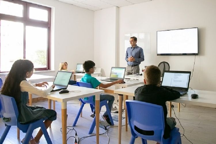 Tunjangan Profesi Guru di RUU Sisdiknas Dihapus, Benarkah Berpotensi Rugikan Jutaan Tenaga Pendidik?
