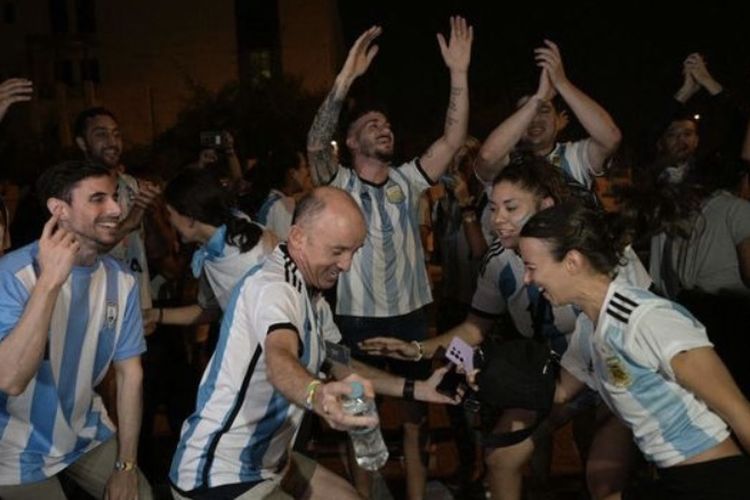 Masyarakat Argentina Semarak Rayakan Kemenangan Piala Dunia, Pawai Dipersingkat Karena Alasan Ini
