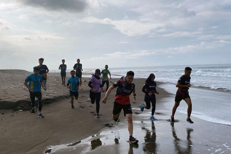 Kebumen Beach Half Marathon 2022, Peserta Bakal Lalui Jalur Pasir hingga Hutan Cemara