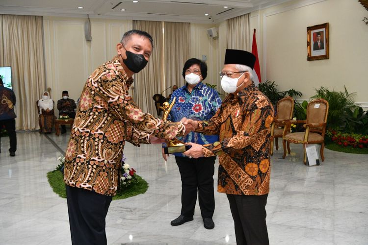 Diserahkan Wapres, Danone Indonesia Terima PROPER Emas ke-5 untuk Pabrik Aqua Mambal di Bidang Lingkungan
