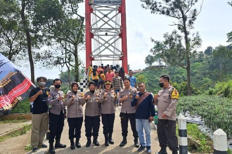 Ribuan Pengunjung Padati Objek Wisata Girpasang di Lereng Merapi