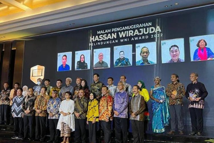 Menlu RI Retno LP Marsudi Berikan Penghargaan HWPA kepada  22 Tokoh Pelindung WNI   