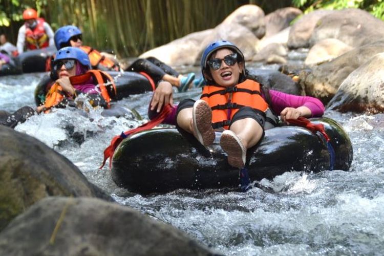 Wow, Serunya Menikmati River Tubing di Sungai Pusur Klaten