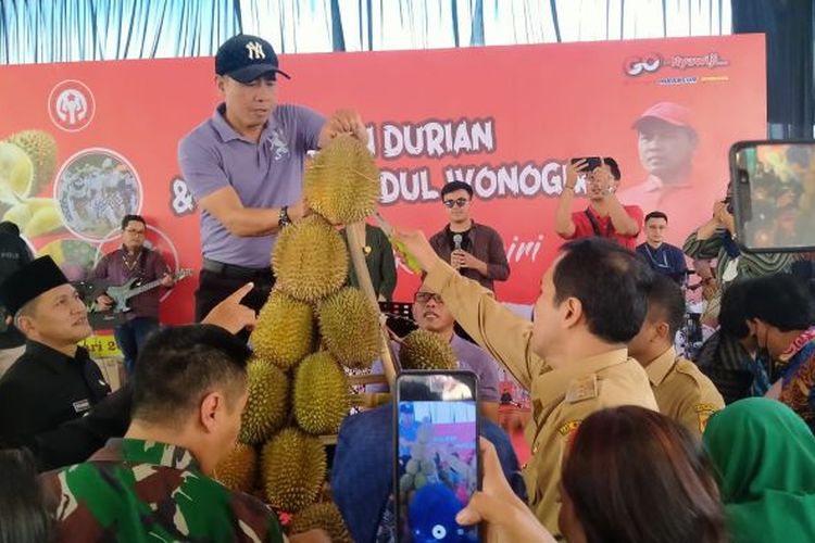 Tumpeng Durian Buka 'Jajan Durian' di Wonogiri