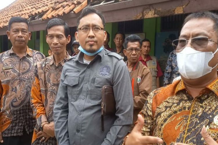 Melihat Kondisi SDN Sukawangi 03 yang Rusak Berat, Ini yang Bakal Dilakukan Legislator Kabupaten Bekasi