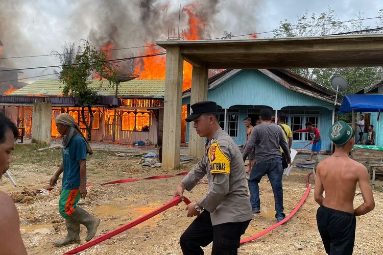 Kebakaran di Barito Utara, 13 Unit Rumah Hangus Terbakar Termasuk 5 Gedung Walet