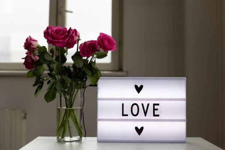 5 Ide Kreatif Dekorasi Ruangan di Hari Valentine, Simpel Tapi Romantis
