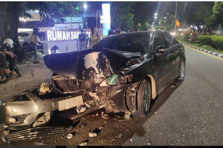 Mobil Dinas DPRD Jambi Kecelakaan Tunggal, Penumpang Seorang Pelajar Tanpa Busana