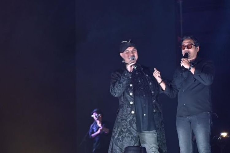 Kelakar Ahmad Dhani di Konser Dewa 19: Saya Enggak Boleh Menyapa Pak Prabowo Nanti Dibilang Terlalu Politis
