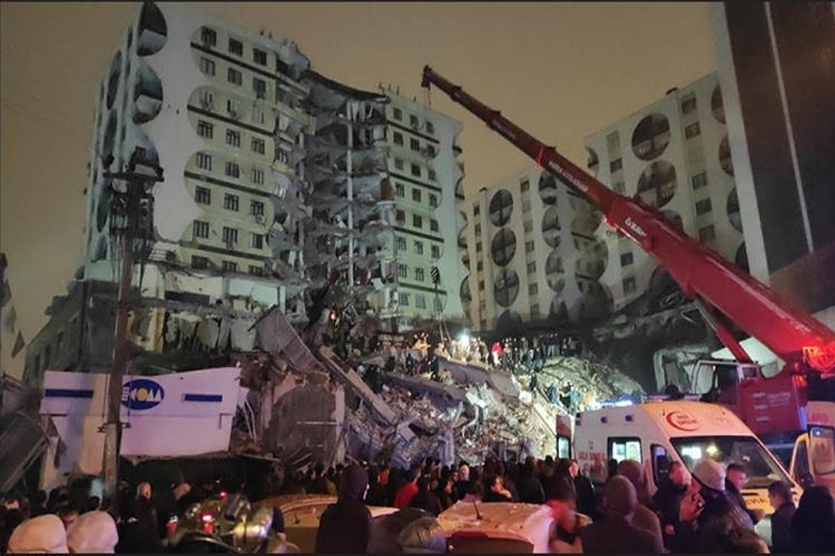 Gempa M 7,8 Guncang Turki, Korban Sementara 53 Orang Tewas