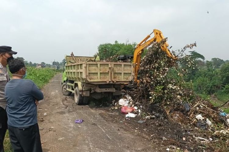 Dua Tempat Pembuangan Sampah Liar di Pinggir Kali Pepe Banyudono Akhirnya Ditutup